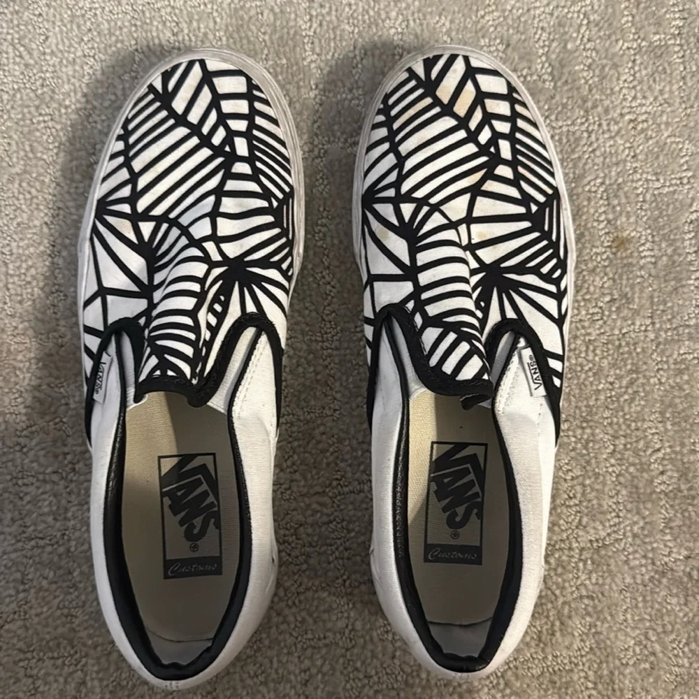 Custom Vans - Picture 1 of 2